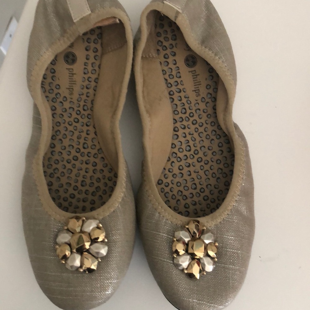 Lindsey Phillips flats